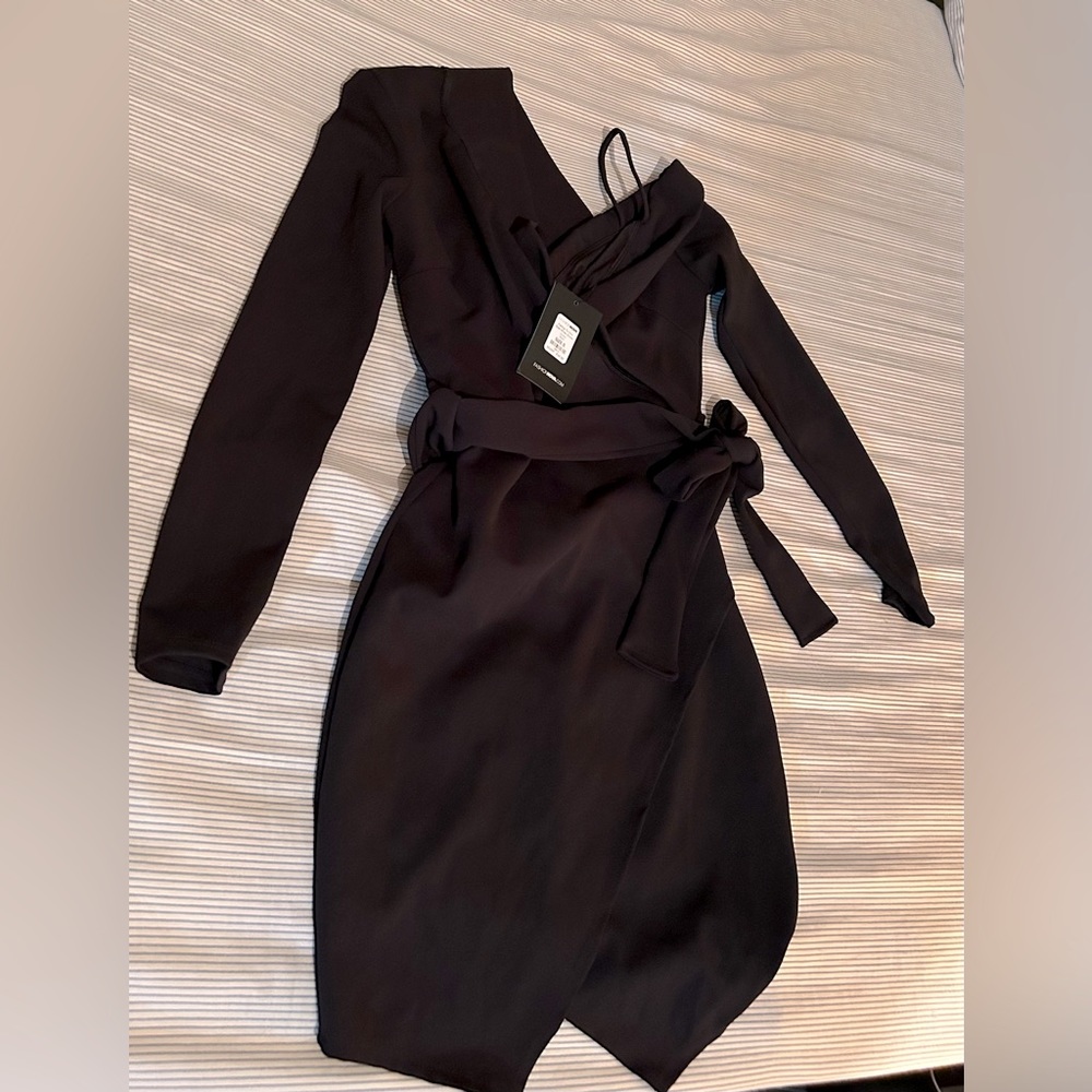 Fashion Nova one side wrap dress size small
